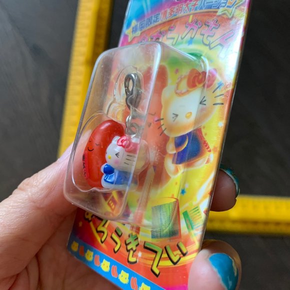 2005 HELLO KITTY MENTAIKO CELL CHARM - Picture 7 of 7